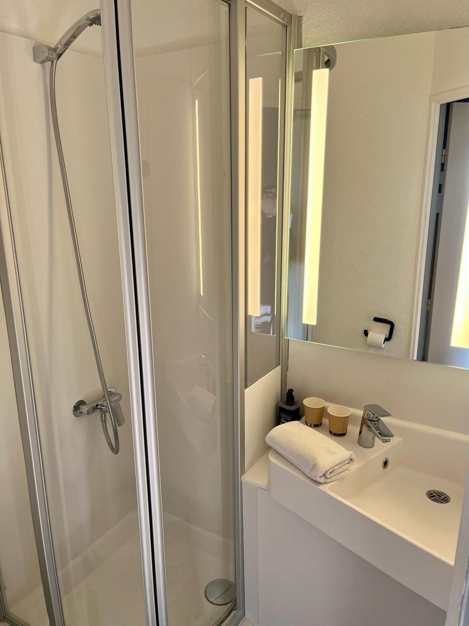 Ibis Budget Arles Sud Fourchon Buitenkant foto